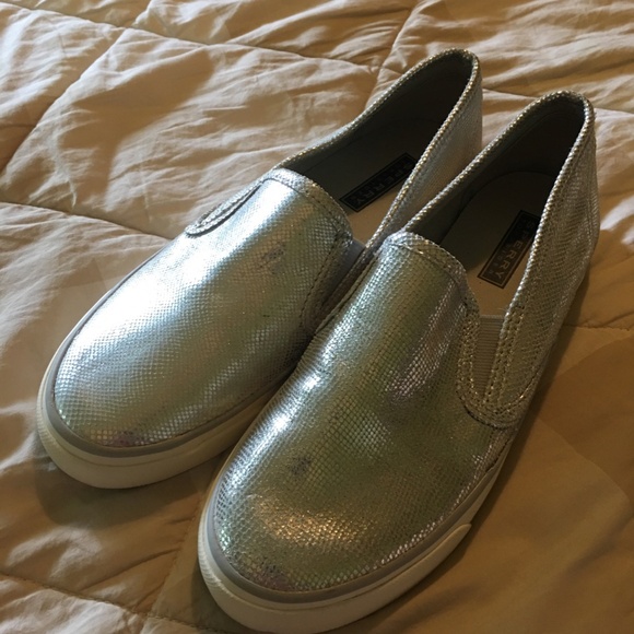 NWT Sperry Top-Sider Silver Metallic Leather Slip-on Shoes Size 8 - Picture 5 of 11